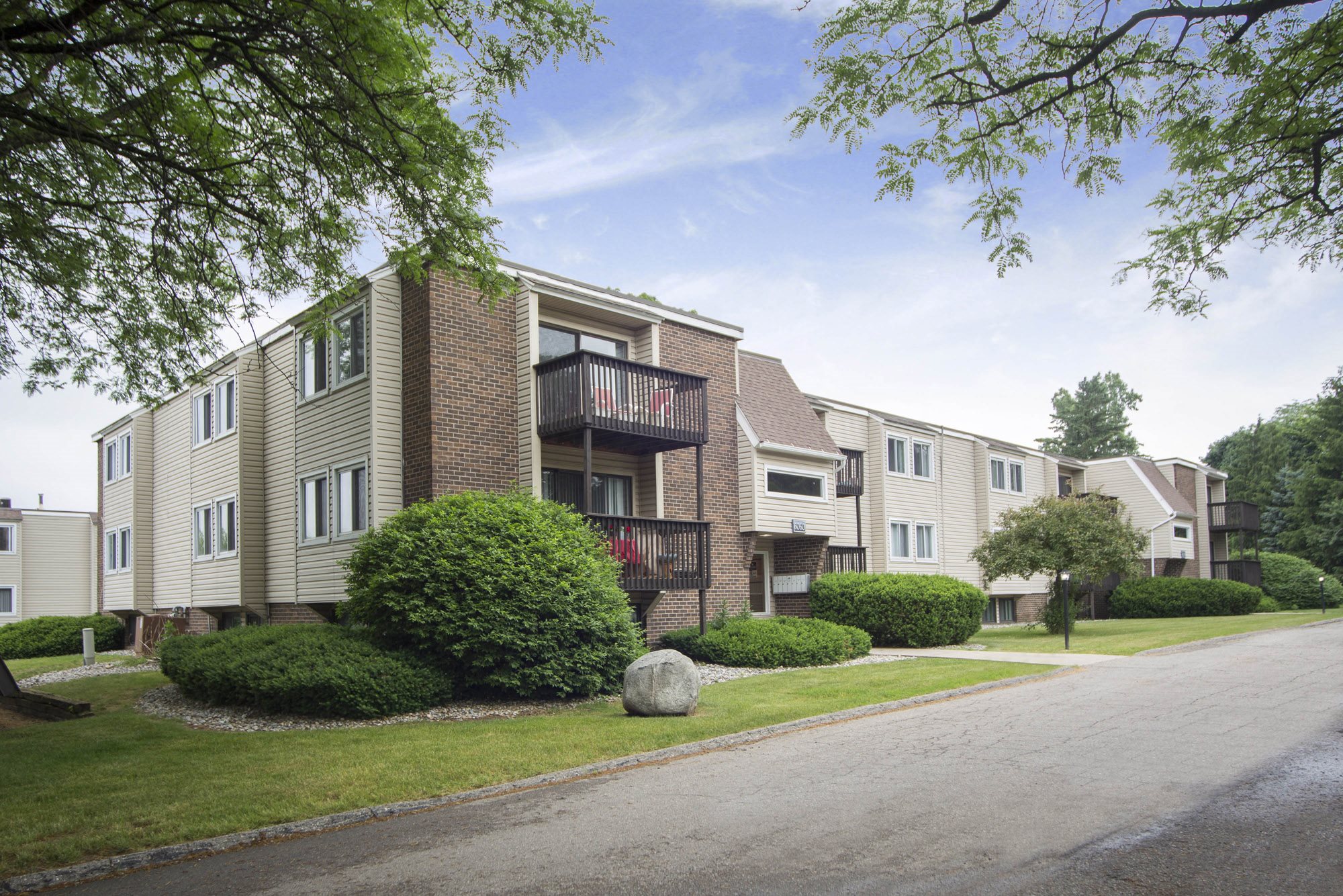 Carriage Hill East | Apartments in East Lansing, MI